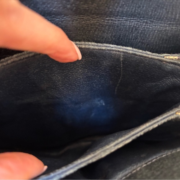 Vintage-Rare- Supreme Gucci Navy/Cream leather authentic Monogram Crossbody Bag - Picture 16 of 17